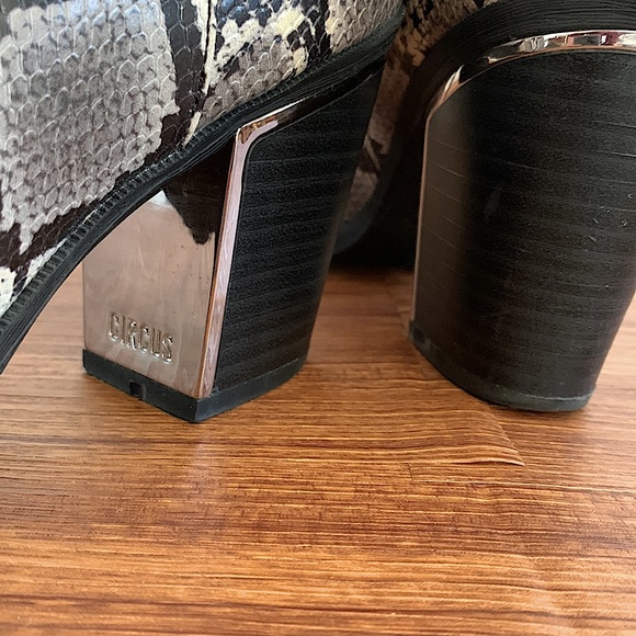 Sam Edelman Snake Pointed Toe Block Heel Booties - Picture 2 of 5